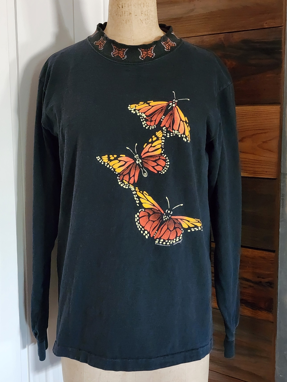 Vintage 90's Monarch Butterfly Long Sleeve Graphic T-shirt